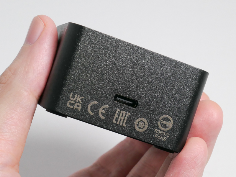 バッテリーチャージャーもUSB Type-C端子を採用