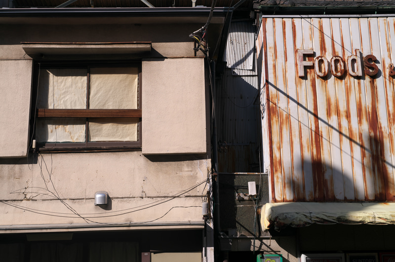 高画素機を使えば中判カメラは要らないというような論評を見ることがありますが、35mm判独自の再現特性がありながら、中判カメラ並みのディテール再現を持つという考え方の方が良いと思いますね。<br>ライカM11　アポ・ズミクロンM F2/50mm ASPH.（F5.6・1/500秒）ISO 100