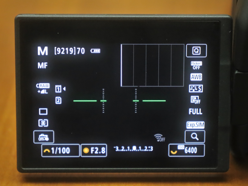 「PHOTO」のUI。スチルカメラユーザーにはこちらがお馴染み