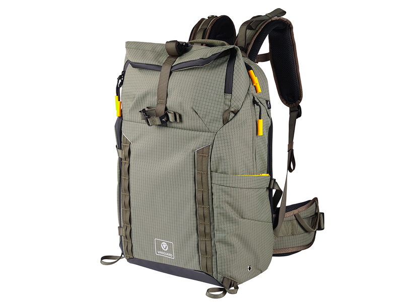 カーキグリーン