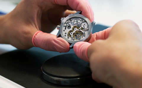 ライカの腕時計「ライカWatch」発売。129万円から - デジカメ Watch