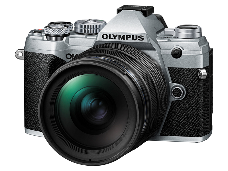 OM-D E-M5 Mark IIIに装着したところ