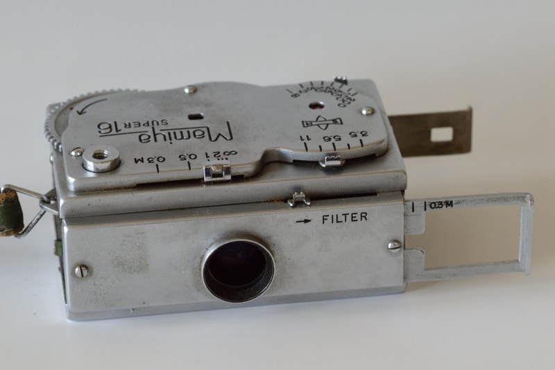 写真4：マミヤ16スーパー。16mmムービーから派生した16mm幅のフィルムを用い、14×10mmの写真を撮影する。