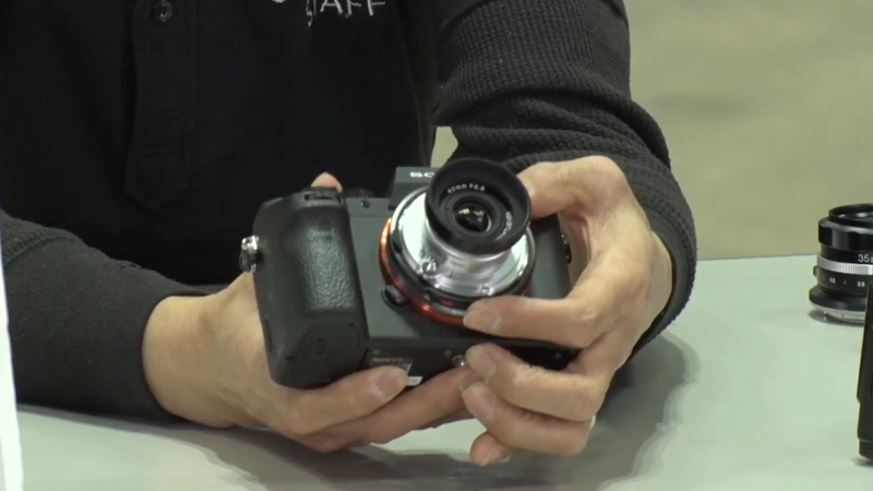 アダプター自体に近接用ヘリコイドが組み込まれている