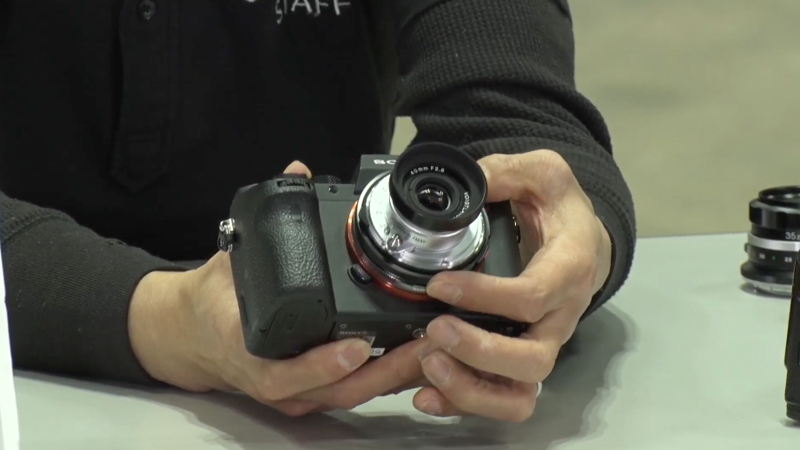 アダプター自体に近接用ヘリコイドが組み込まれている