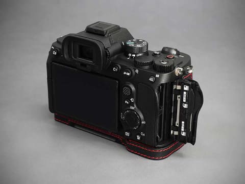LIM'S Design、「ソニーα7 IV」専用のイタリアンレザーケース
