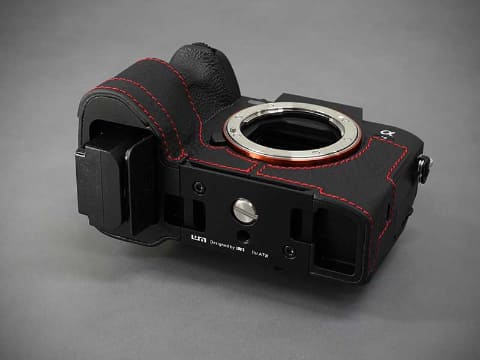 LIM'S Design、「ソニーα7 IV」専用のイタリアンレザーケース