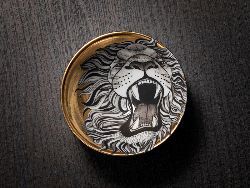 大きく口を開け咆哮する【獅子・阿（しし・あ）】