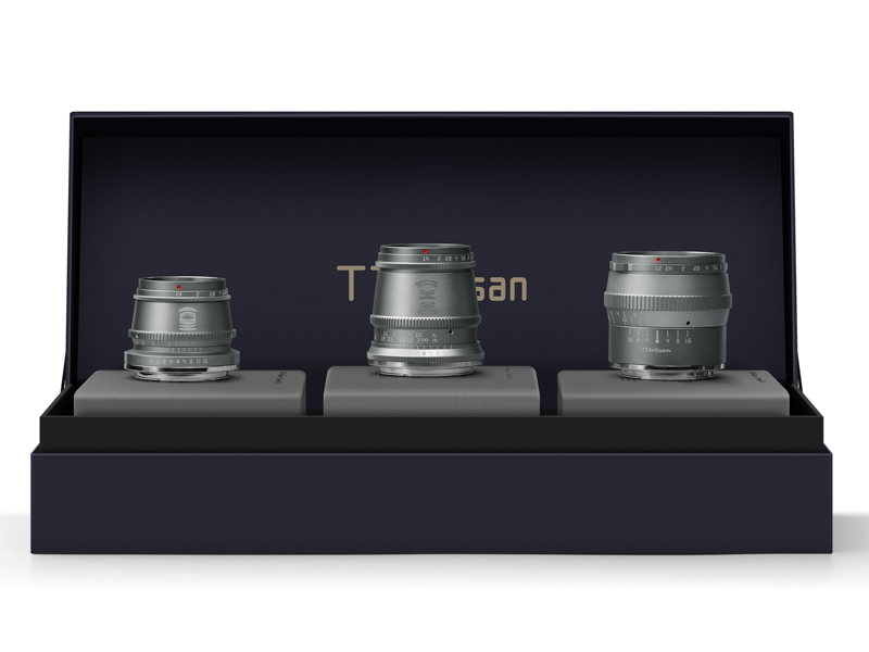 左からTTArtisan 17mm f/1.4 C、TTArtisan 35mm f/1.4 C、TTArtisan 50mm f/1.2 C（チタンカラー）