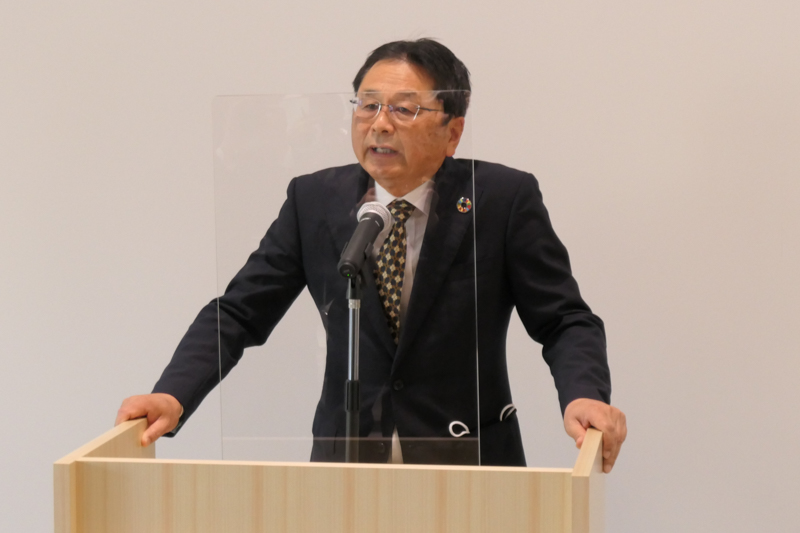 エプソン販売株式会社 取締役/特販営業本部長の吉崎宏典氏