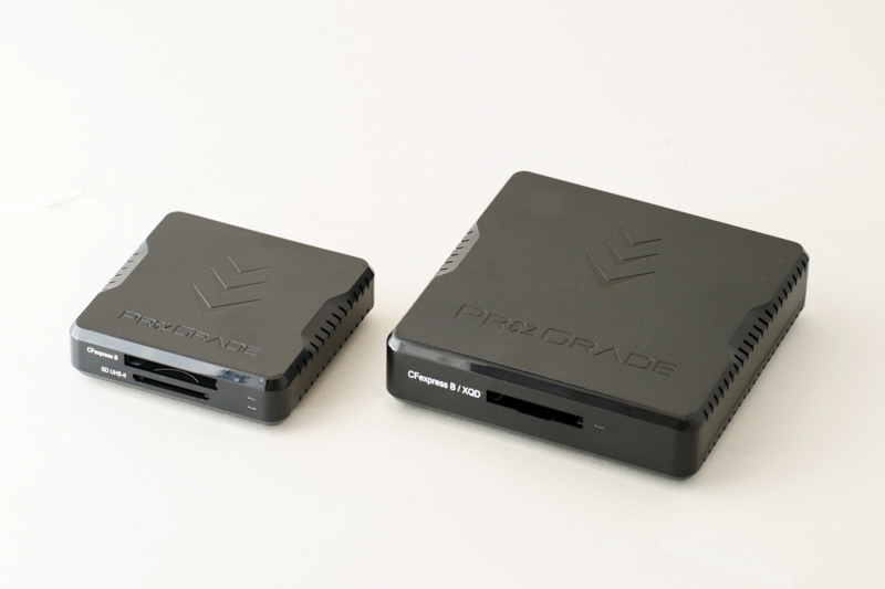 プログレードデジタルのCFexpress対応カードリーダー。左がCFexpress Type B/SD UHS-IIデュアルスロットタイプ（USB 3.2 Gen2対応）、右がCFexpress Type Bシングルスロットタイプ（Thunderbolt 3専用）