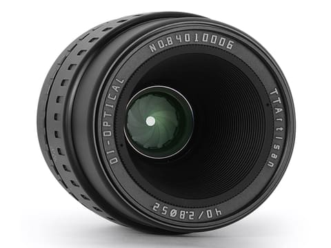 銘匠光学、APS-C用マクロレンズ「TTArtisan40mm f/2.8 MACRO C」に