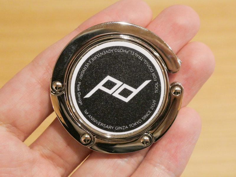 非売品の1周年記念バッグハンガー