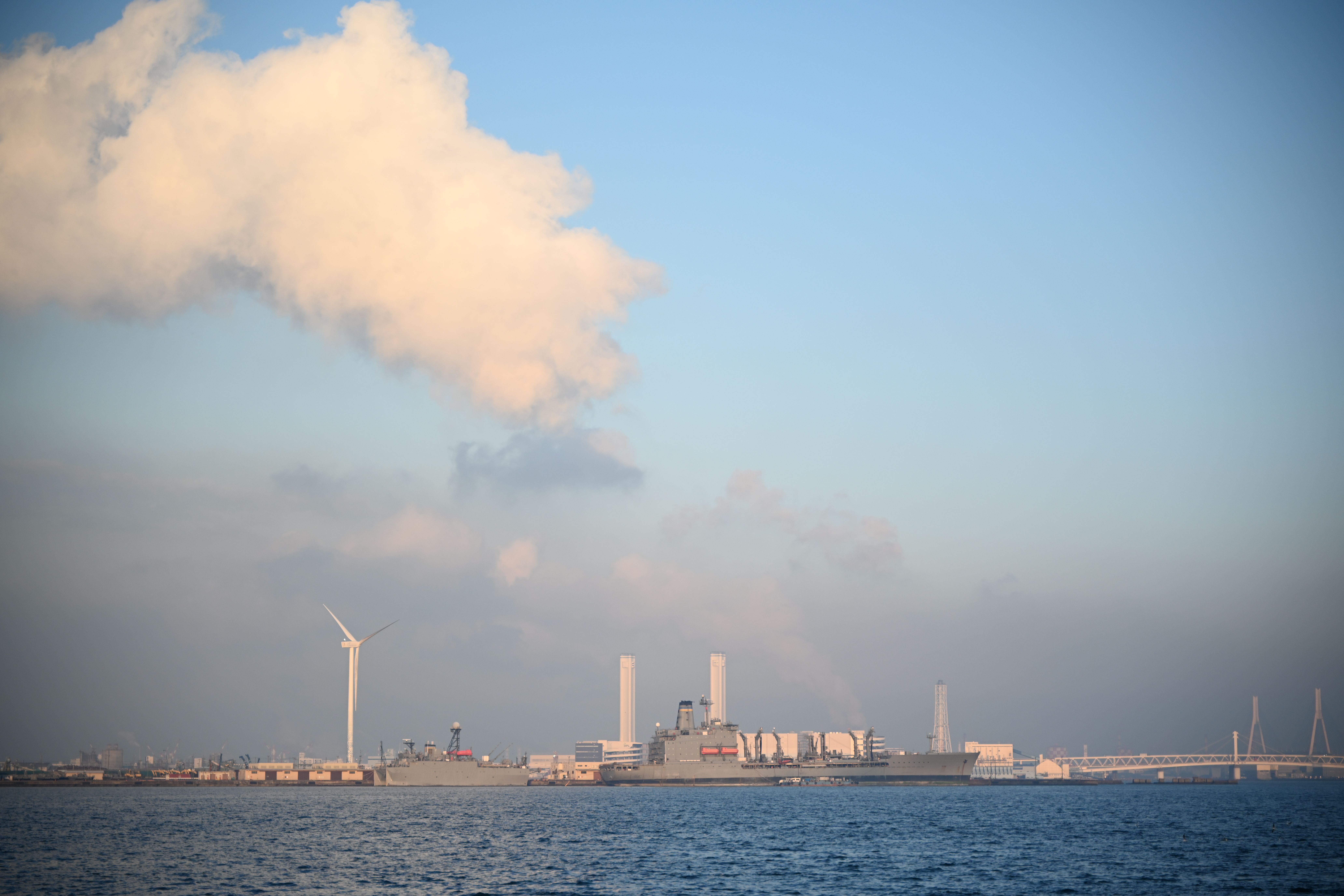 ワイド端で絞り開放だと、シーンによってはご覧の通りの周辺光量落ちになる。個人的には問題ないけれど、少し唐突に落ちていることが気になるなら補正を弱で入れるか、1段絞って使うのが良さそう。<br>Z 7II　NIKKOR Z 28-75mm f/2.8（F2.8・1/1,600秒）ISO 200　69mm