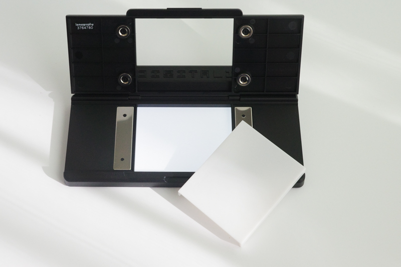 35mmパノラミック・ディフューザー（白いパーツ）部分を外したところ。簡単に外せます