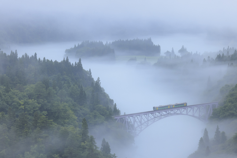 撮影：長根広和<br>EOS R5／128mm／マニュアル露出（F8、1/400秒）／ISO 800／WB：太陽光