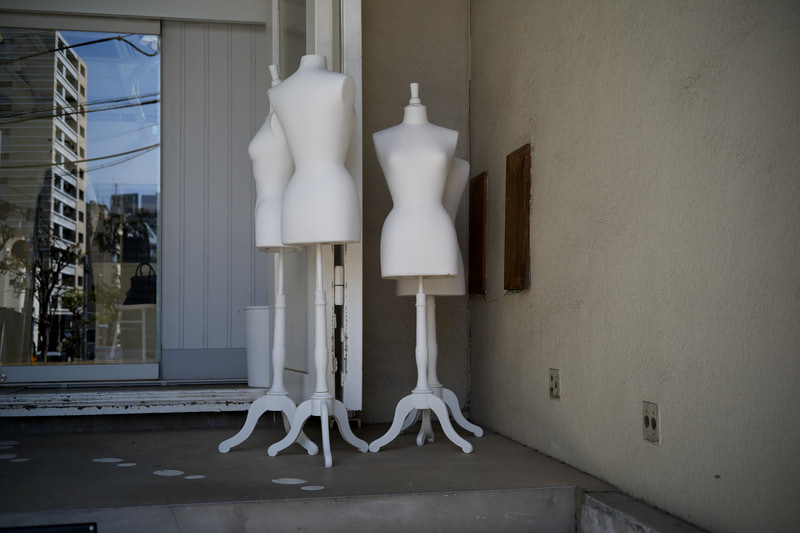 40mmは35mmレンズよりも、通りすがりに踏み込むことなく、事象をさらっと見つめてゆくという画角にも思えてきます。<br>M10-P　HELIAR 40mm F2.8 Aspherical（F4・1/750秒）ISO 400