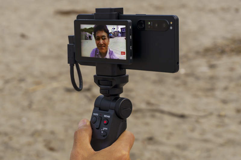 GP-VPT2BT、Vlog monitor XQZ-IV01を組み合わせた配信イメージ