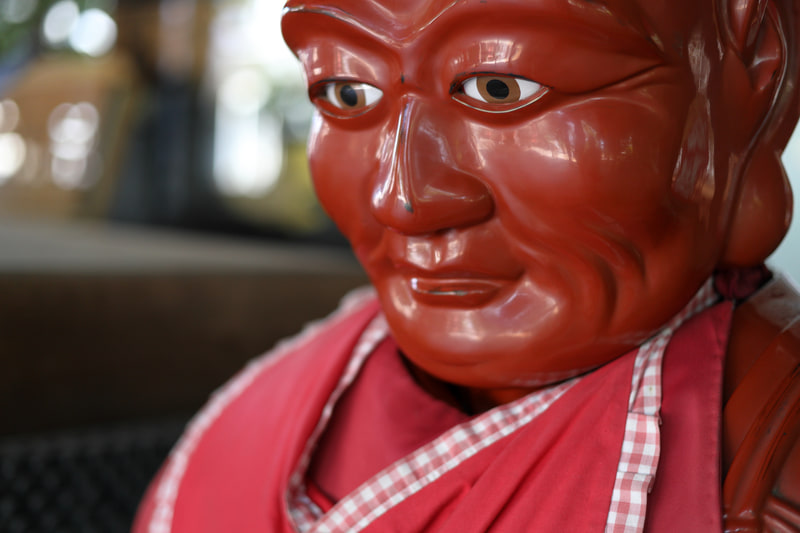 同じ仕様のレンズはRFマウントでも用意されていますが、このレンズは気に入っていて、そんなに新しいものが欲しくならないんですよね。おそらく写りのニュアンスは似ているんじゃないかねえ。<br>EOS R　EF50mm F1.8 STM（F2.2・1/320秒）ISO 400