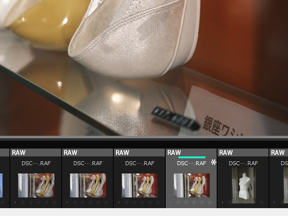 調整を加えると、サムネイルにアスタリスクに似たスターマークが付く。