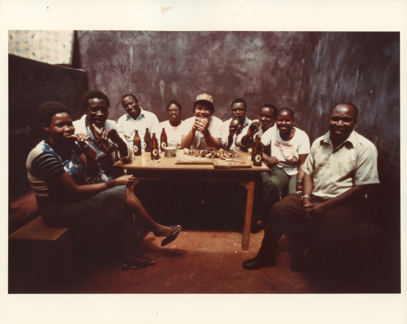 中央が西田さん。