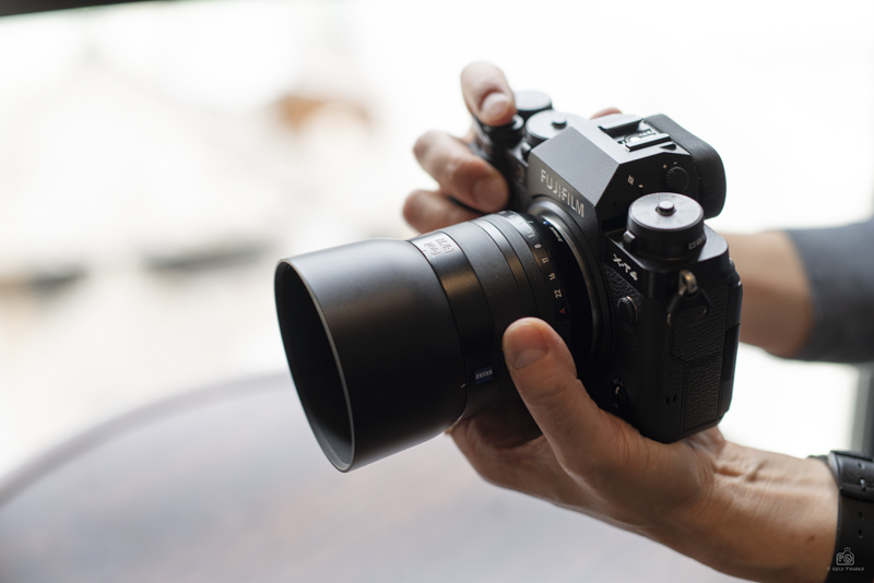 Touit 1.8/32（X-T4に装着）