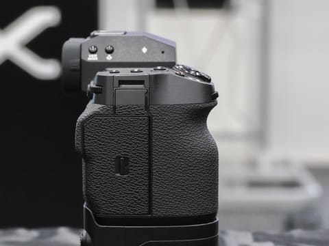 写真で見る FUJIFILM X-H2Sと新レンズ「XF18-120mm PZ」「XF150-600mm