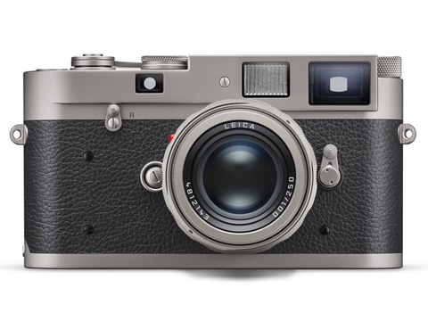 チタン削り出し外装のフィルムカメラ「ライカM-A チタンセット」。世界