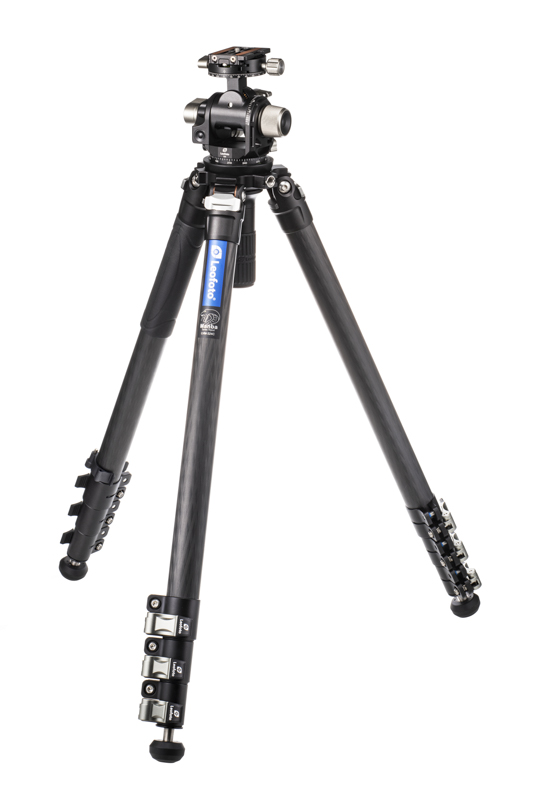 <span class="fnt-110"><b>LM-324C</b></span><br>価格：7万4,800円（税込）／全伸長：1,650mm／収納高：580mm／最低高：170mm／段数：4段／最大脚径：32mm／耐荷重：25kg／質量：2,000g<br><br><span class="fnt-110"><b>G4</b></span><br>価格：8万300円（税込）／高さ：108mm／ベース径：60mm／耐荷重：20kg／質量：690g