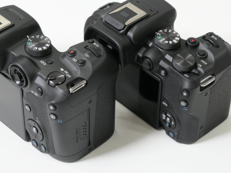 EOS R7（左）、EOS R10（右）