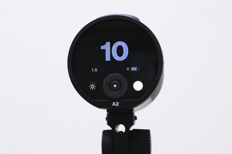 操作計は他のProfoto製品とほぼ共通。反応も速い