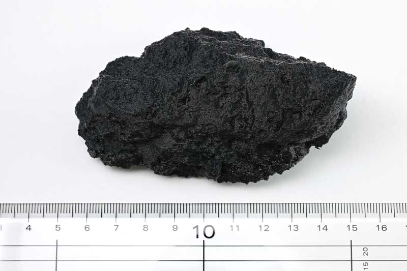 実物大サンプルレプリカ（左）と10倍サンプルレプリカ（右）