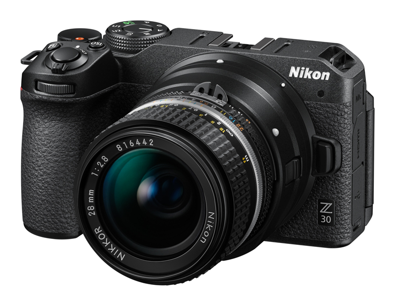 Fマウントアダプターにも対応している