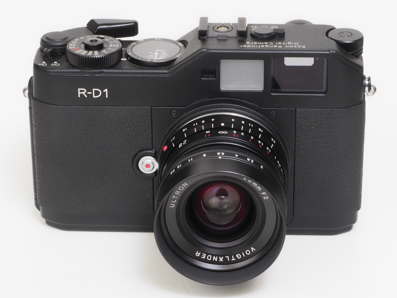 ここのところ、暑くてレンズ交換する気力が失せるというか（笑）。面倒なので、今回は多くの作例をこのコシナ・フォクトレンダー ウルトロン28mm F2の旧タイプレンズで撮影しましたが、非常に満足のゆく結果を得ることができました。とてもいいレンズです。