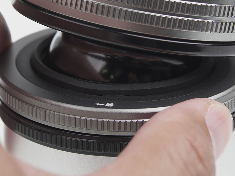 基部のリングでボールジョイントの硬さを調節