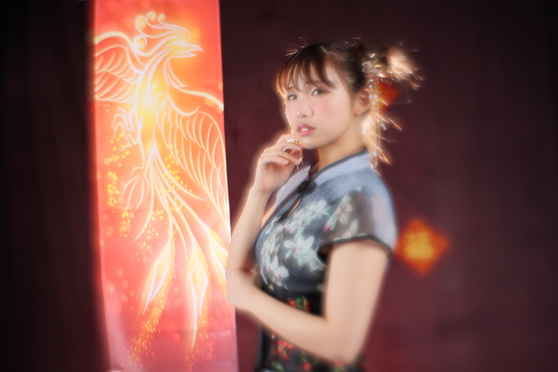 撮影サンプル（50mm、1/125秒、ISO200、Canon EOS R5　撮影：川合麻紀　モデル：LUNA）