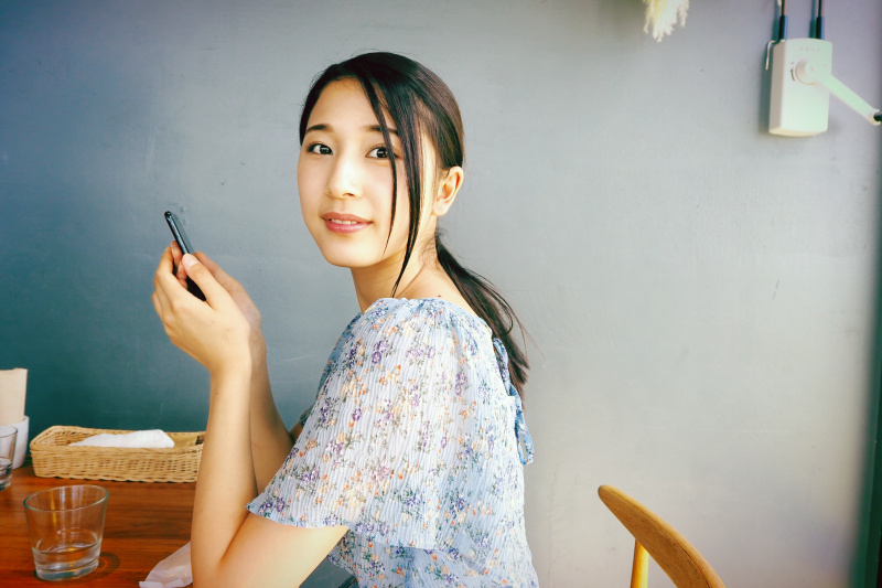 ロケハンに行った時のカフェでコーヒータイム。モデル竹内茉音