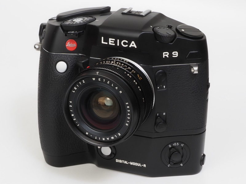 設計はミノルタといわれておりますが、レンズはドイツ製ですね。アセンブリだけドイツかな。侮れない描写性能でありますね。艶があるというか、性能を認めたからこそ、ライツも自社のものとして出したくなったのかしら。<br>R9 - Digital Back DMR　エルマリートR 24mm F2.8（F8・1/125秒）ISO 100