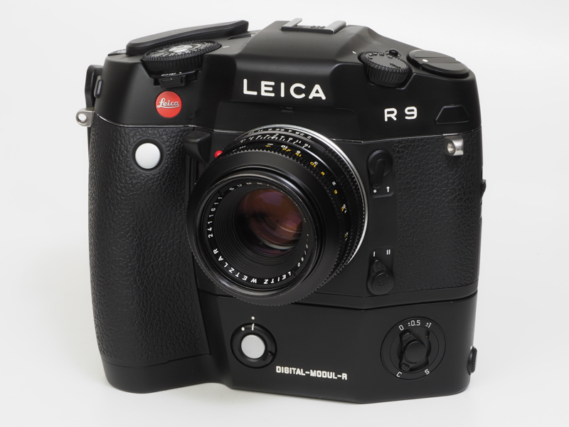 個人的には大好きなレンズで、これがあるからライカRはやめられねえぜと思わせるほどの描写であります。でもね、デジタルモジュールRでみると像面湾曲かなあ、最良の合焦点が画面中心以外にも出てきます。フィルム時代にはあまりわかりませんでした。<br>R9 - Digital Back DMR　ズミクロンR 50mm F2（F2.8・1/1,500秒）ISO 400