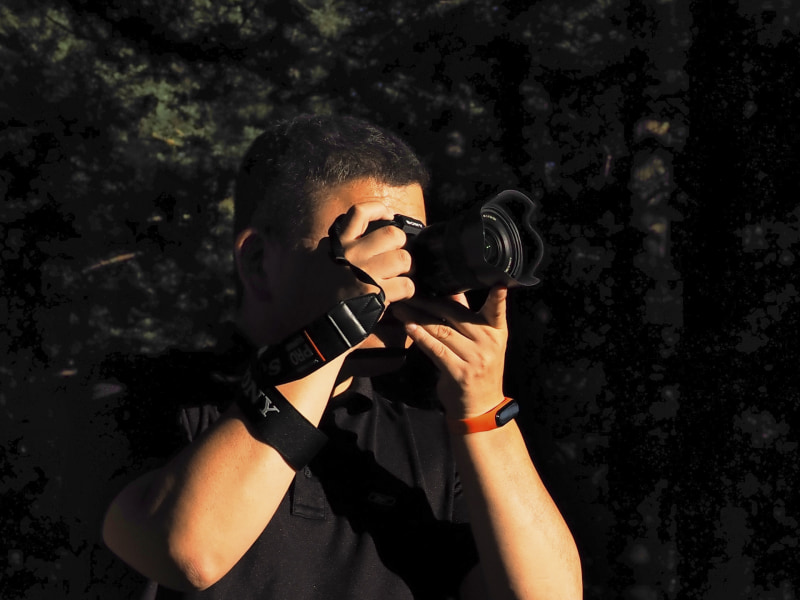 軽量コンパクトなレンズとボディなら山中でも軽快に撮影できる