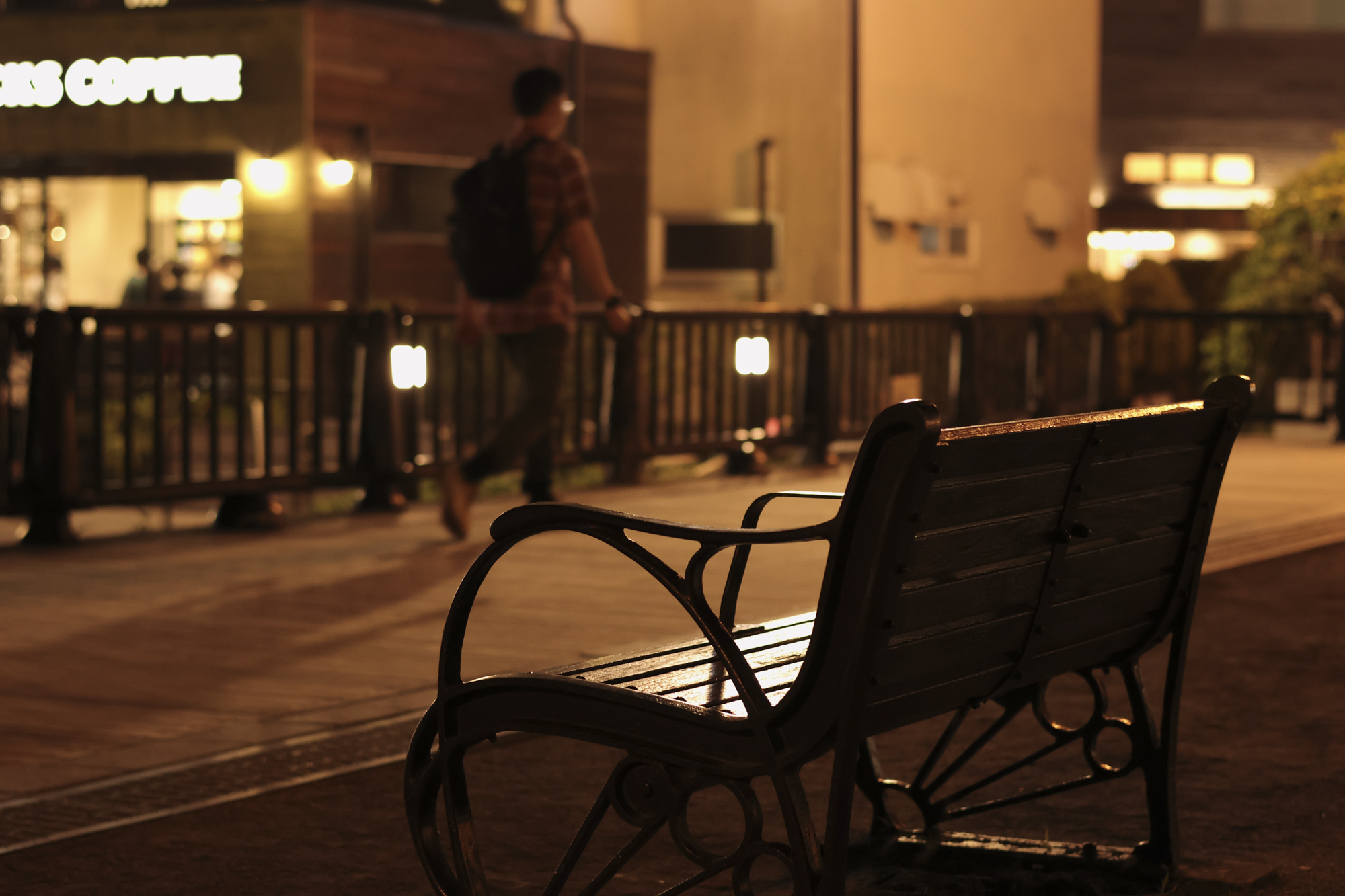 RF50mm F1.8 STM／50mm（80mm相当）／マニュアル露出（F2.5、1/50秒）／ISO 3200／WB:オート