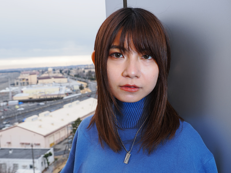 カメラ任せで日中シンクロ撮影をしてみましたが、どなたでも撮れます。仕事がなくなる理由がわかりました。昔はいかにも知恵を使っている風を装えたので、格好つけられたのですが。モデル：ひぃな<br>OM-1　M.ZUIKO DIGITAL ED 12-40mm F2.8 PRO II（F4.5・1/160秒）ISO 200