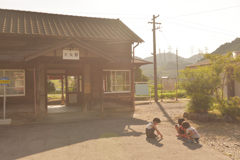 ニコンD800E　Ai AF-S Zoom Nikkor ED 28-70mm F2.8D（IF）（36mm） 絞り優先オート（F4.8、1/2,000秒）ISO 400　WB：晴天日陰