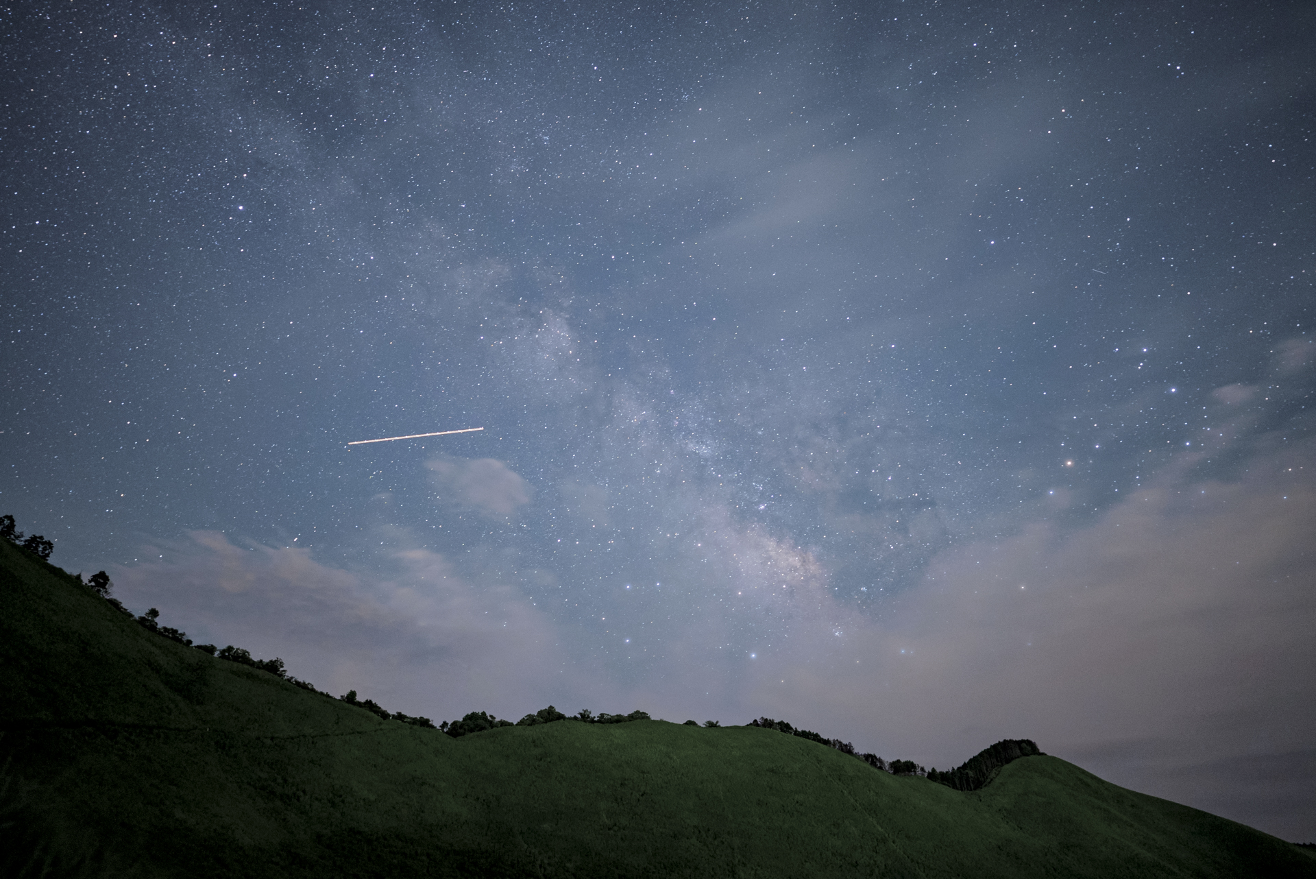 <span class="fnt-85">α7S III／20mm／マニュアル露出（F1.4、15秒）／ISO 1600／WB：オート</span>