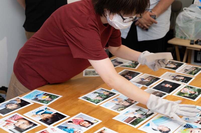 素早くセレクトを進めていくコムロさん