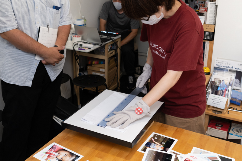 写真サイズに合わせて余白を算出するコムロさん