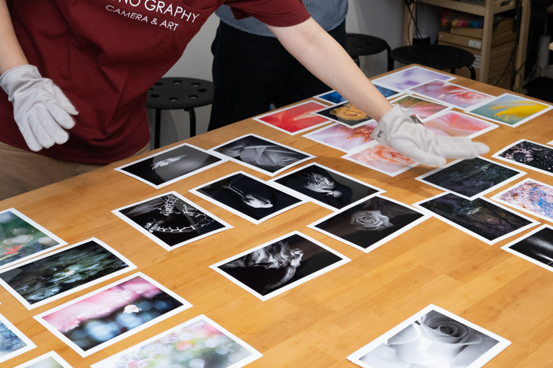 モノクロと決めたらカラーは含めずに構成する、といったアドバイスも