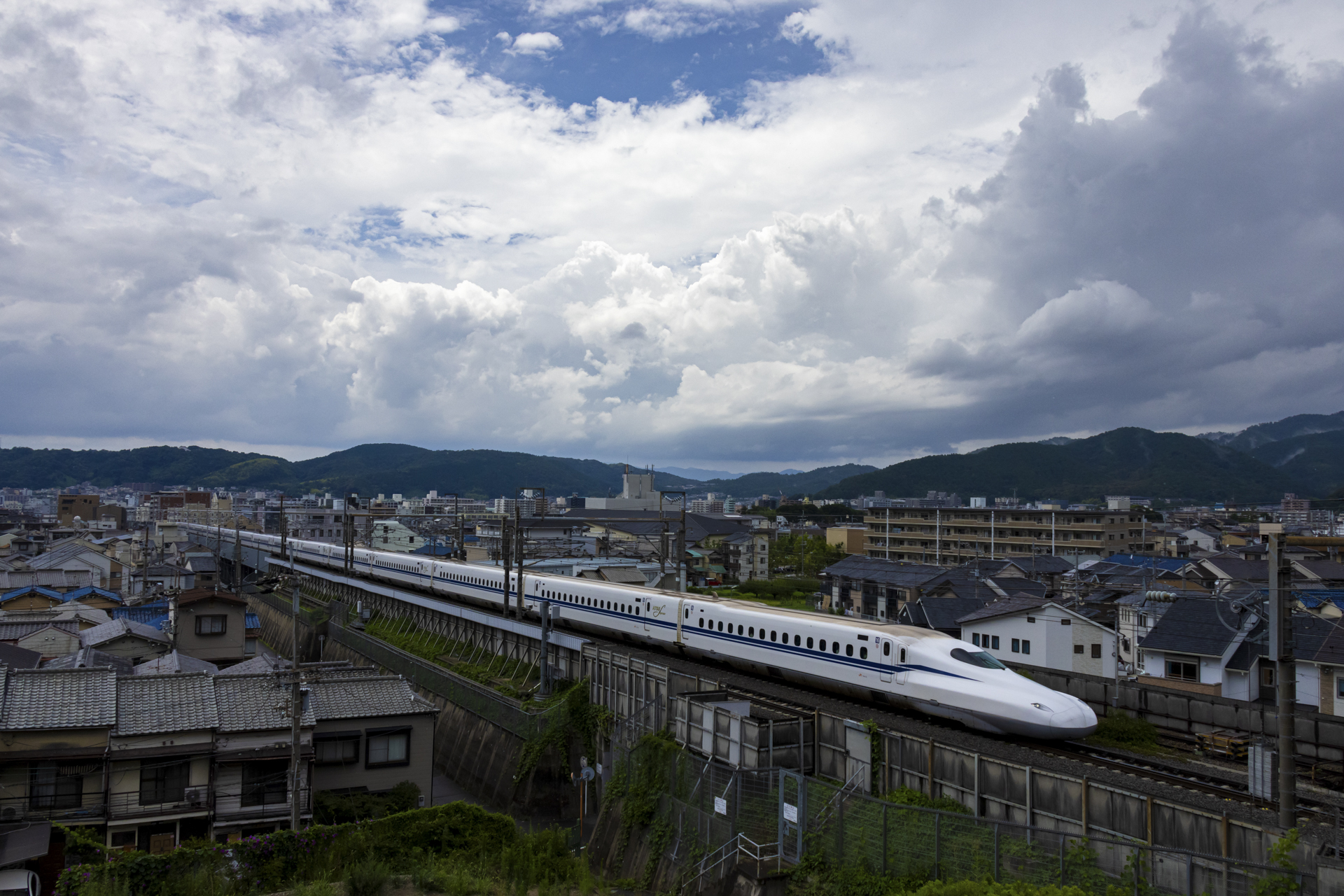 柱までの間に隙間が空く