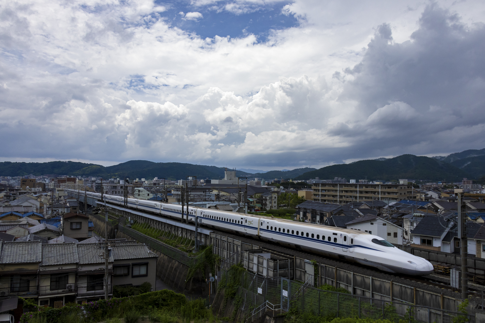 柱までの間に隙間が空く
