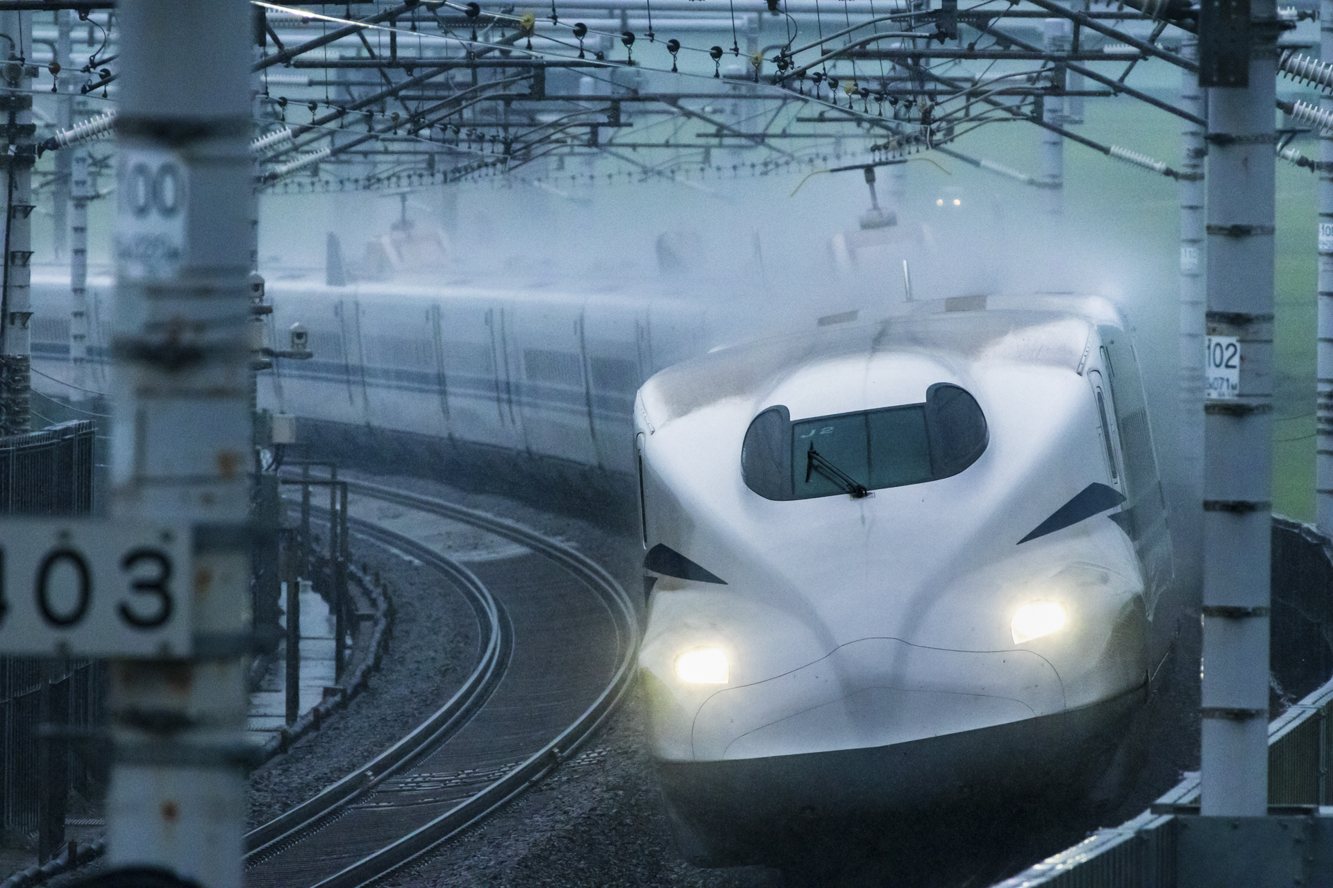 <span class="fnt-85">RF100-400mm F5.6-8 IS USM／400mm（640mm相当）／マニュアル露出（F9、1/2,500秒）／ISO 6400／WB：オート</span>